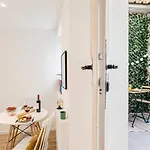 Studio Terrasse Privée 5 min to Eiffel Tower